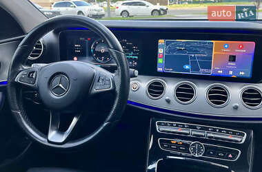 Седан Mercedes-Benz E-Class 2016 в 