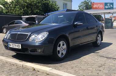 Седан Mercedes-Benz E-Class 2002 в  фото 3 Седан Mercedes-Benz E-Class 2002 в
