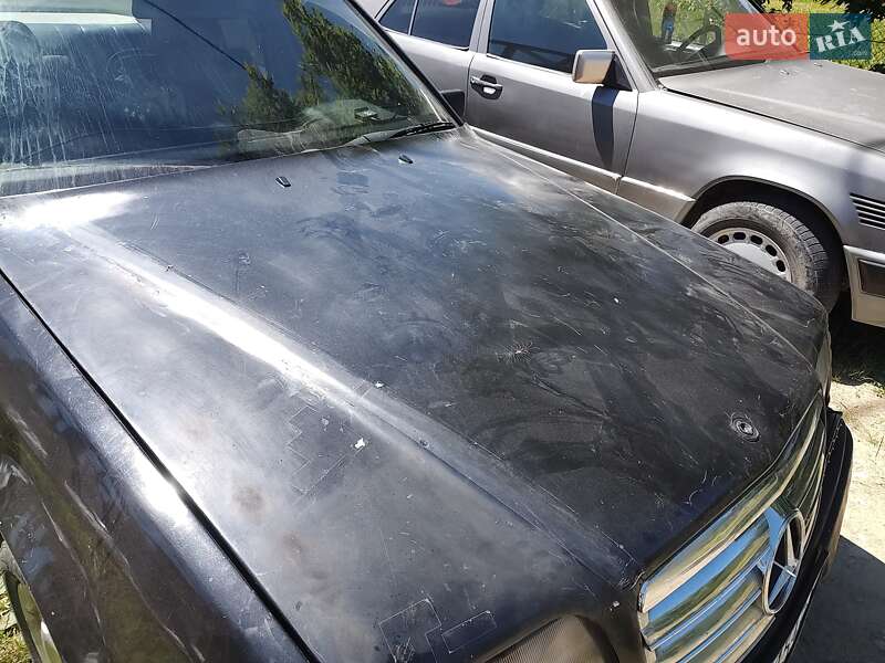 Mercedes-Benz E-Class 1989