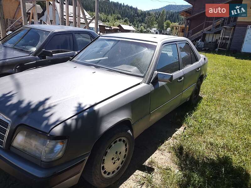 Mercedes-Benz E-Class 1992