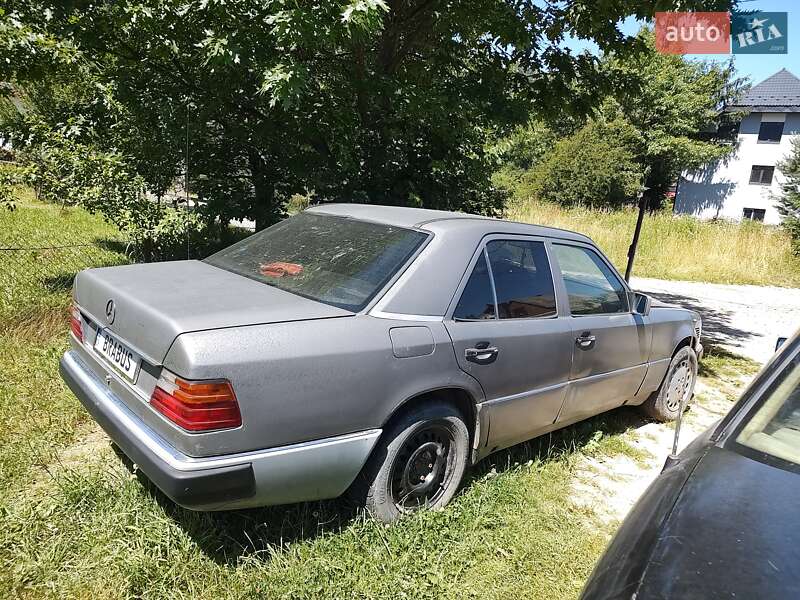 Седан Mercedes-Benz E-Class 1992 в Яремчі фото 5 Седан Mercedes-Benz E-Class 1992 в Яремчі