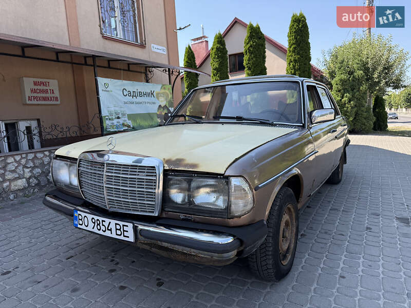 Седан Mercedes-Benz E-Class 1983 в Кременці