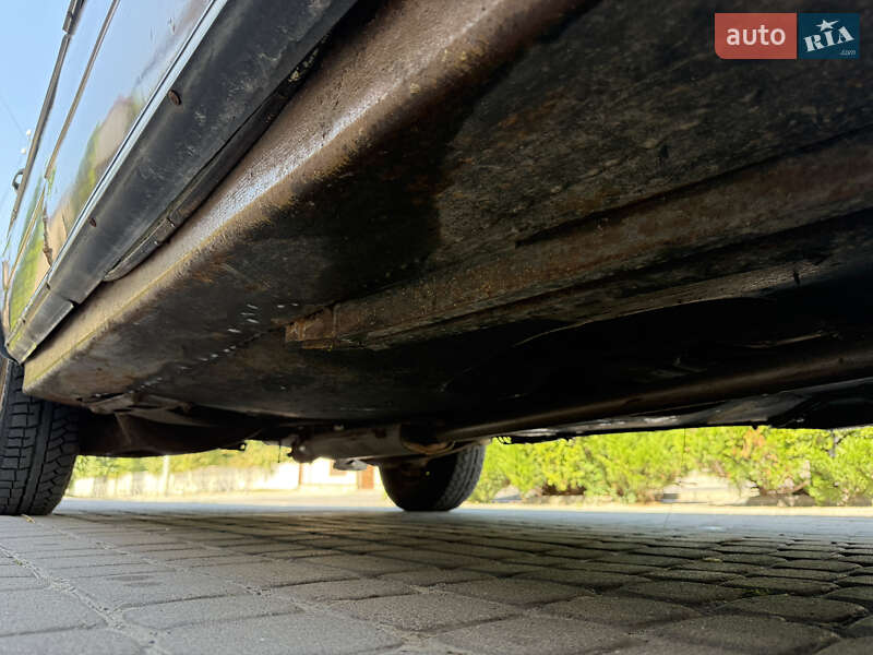 Седан Mercedes-Benz E-Class 1983 в Кременці