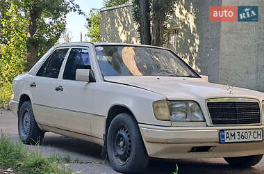 Седан Mercedes-Benz E-Class 1992 в Житомире