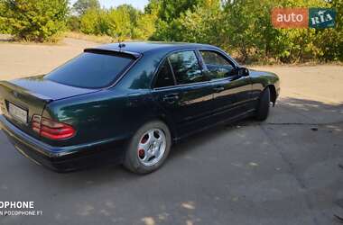 Седан Mercedes-Benz E-Class 2001 в 