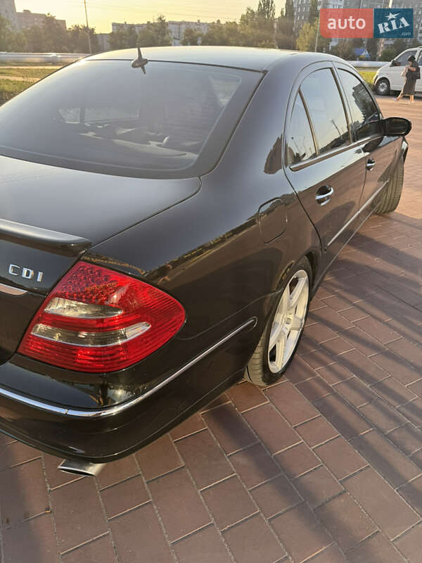 Седан Mercedes-Benz E-Class 2002 в Нетешине