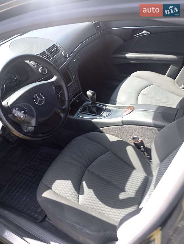 Mercedes-Benz E-Class 2004