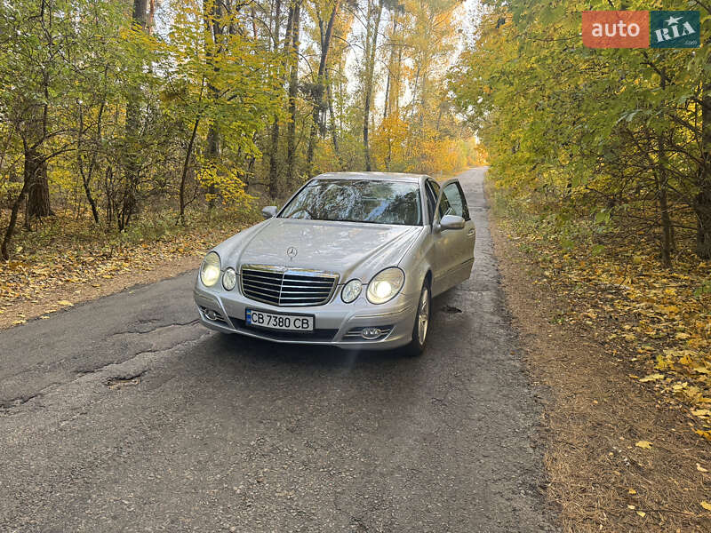 Седан Mercedes-Benz E-Class 2007 в Чернігові