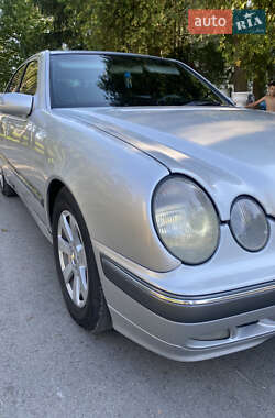 Седан Mercedes-Benz E-Class 2001 в 