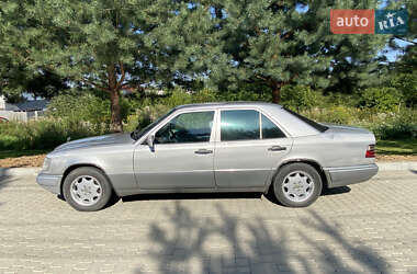 Седан Mercedes-Benz E-Class 1994 в 