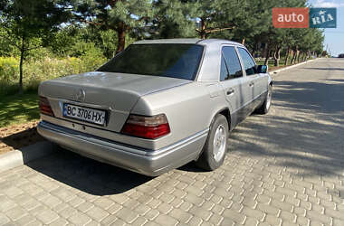 Седан Mercedes-Benz E-Class 1994 в 