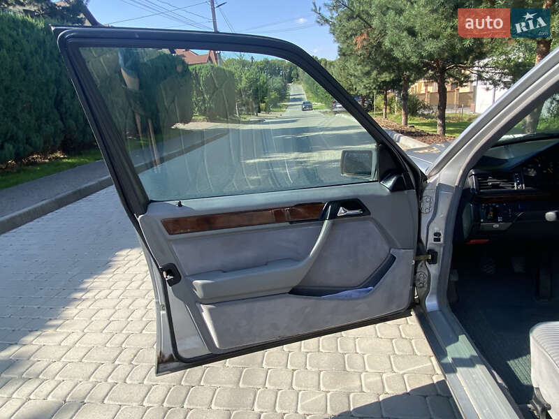 Седан Mercedes-Benz E-Class 1994 в Львове