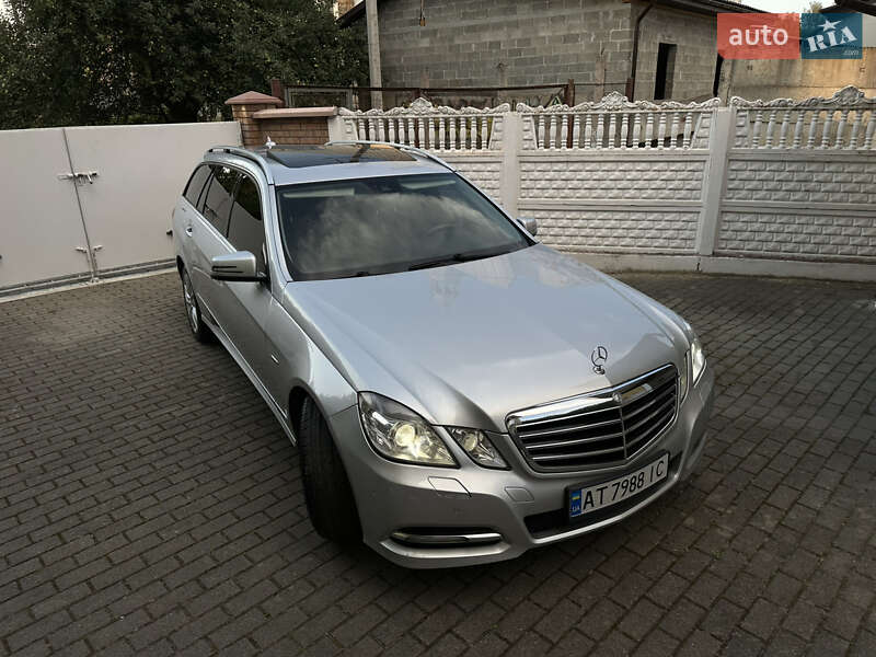 Универсал Mercedes-Benz E-Class 2011 в Надворной