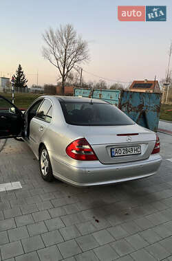 Седан Mercedes-Benz E-Class 2003 в 