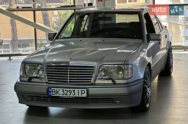 Седан Mercedes-Benz E-Class 1993 в 