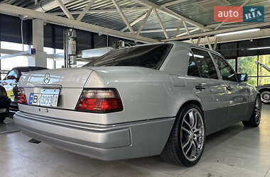 Седан Mercedes-Benz E-Class 1993 в 