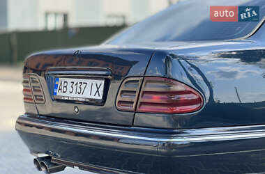 Седан Mercedes-Benz E-Class 2000 в 