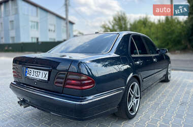 Седан Mercedes-Benz E-Class 2000 в 