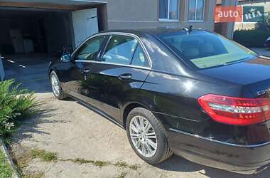 Седан Mercedes-Benz E-Class 2011 в 