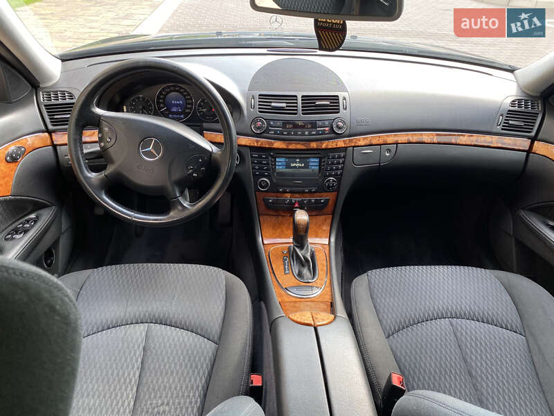 Седан Mercedes-Benz E-Class 2005 в Києві