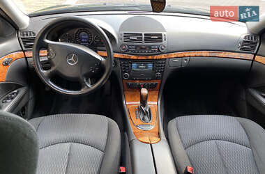 Седан Mercedes-Benz E-Class 2005 в 