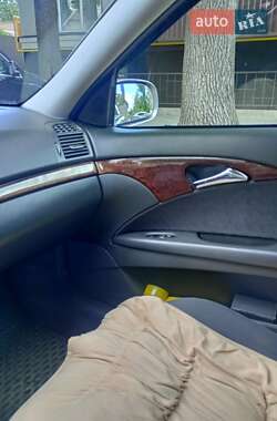 Седан Mercedes-Benz E-Class 2004 в 