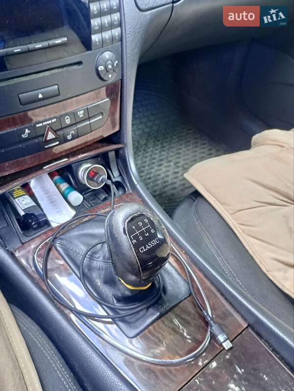 Седан Mercedes-Benz E-Class 2004 в Ірпені