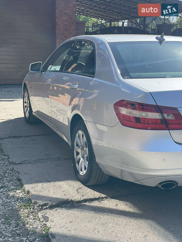 Седан Mercedes-Benz E-Class 2010 в Сумах