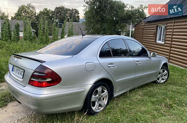 Седан Mercedes-Benz E-Class 2002 в Надворной