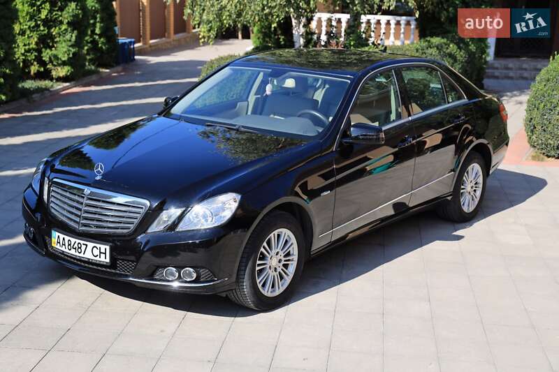 Седан Mercedes-Benz E-Class 2011 в Киеве