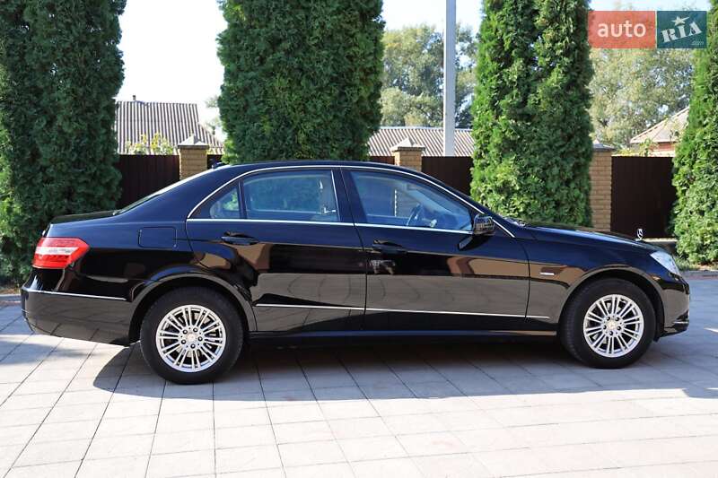 Седан Mercedes-Benz E-Class 2011 в Киеве