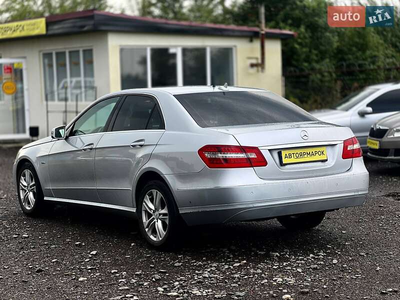 Седан Mercedes-Benz E-Class 2011 в Ужгороді