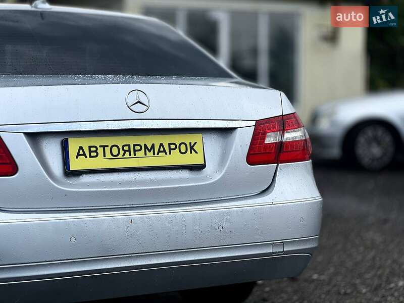 Седан Mercedes-Benz E-Class 2011 в Ужгороді