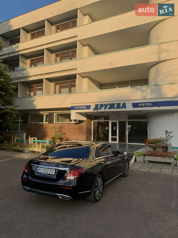 Седан Mercedes-Benz E-Class 2018 в Ужгороде