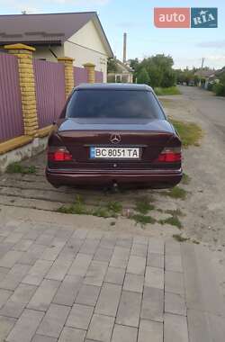 Седан Mercedes-Benz E-Class 1995 в 