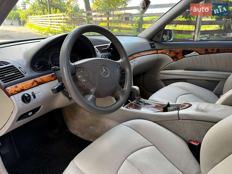 Седан Mercedes-Benz E-Class 2004 в Киеве