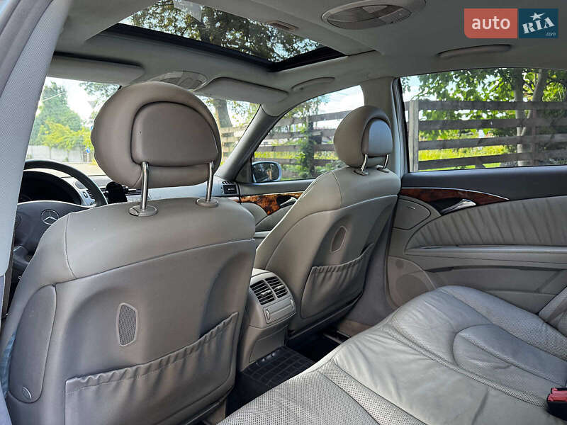 Седан Mercedes-Benz E-Class 2004 в Киеве