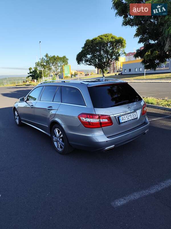 Универсал Mercedes-Benz E-Class 2012 в Тячеве