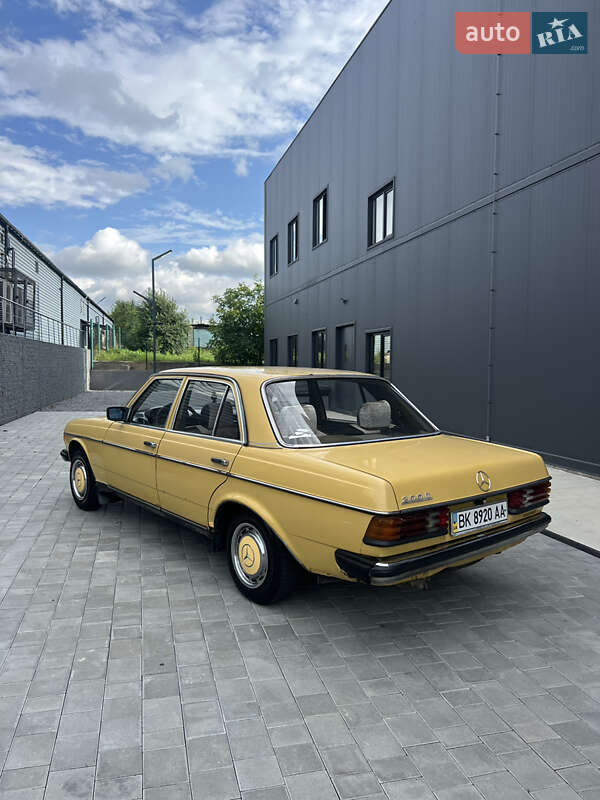Седан Mercedes-Benz E-Class 1979 в Луцке фото 3 Седан Mercedes-Benz E-Class 1979 в Луцке