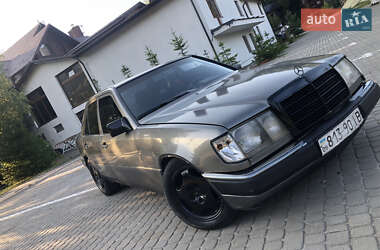 Седан Mercedes-Benz E-Class 1993 в 