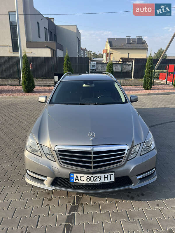 Универсал Mercedes-Benz E-Class 2011 в Луцке
