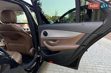 Седан Mercedes-Benz E-Class 2017 в 