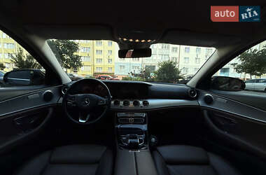 Седан Mercedes-Benz E-Class 2017 в 