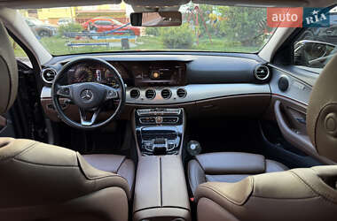 Седан Mercedes-Benz E-Class 2017 в 
