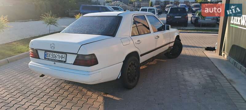 Седан Mercedes-Benz E-Class 1987 в Шумске фото 13 Седан Mercedes-Benz E-Class 1987 в Шумске