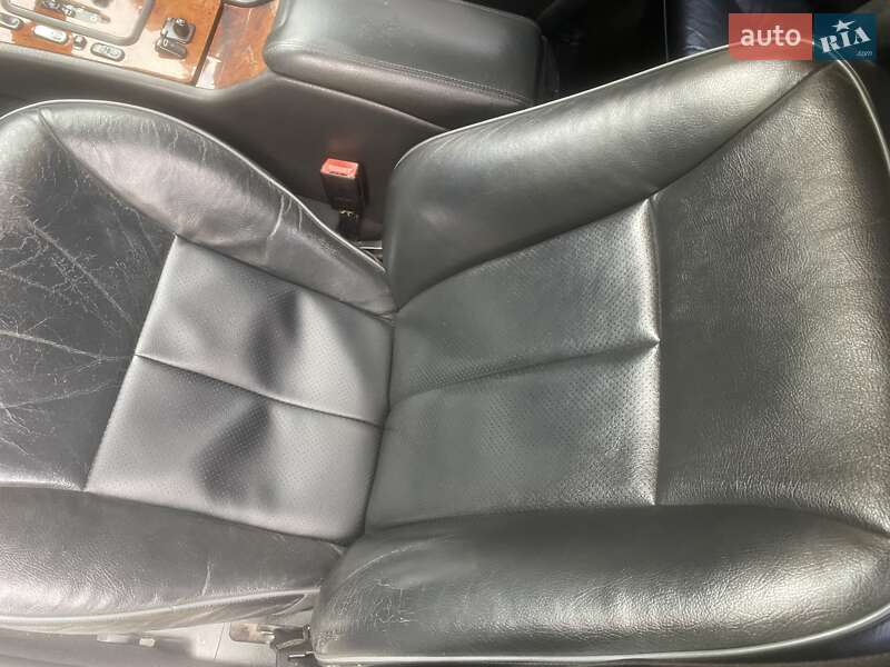 Седан Mercedes-Benz E-Class 2001 в Нововолинську