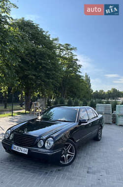 Седан Mercedes-Benz E-Class 2000 в Рівному