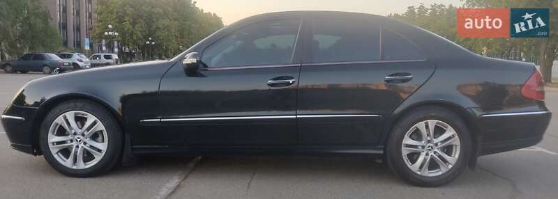 Седан Mercedes-Benz E-Class 2003 в Кривом Роге