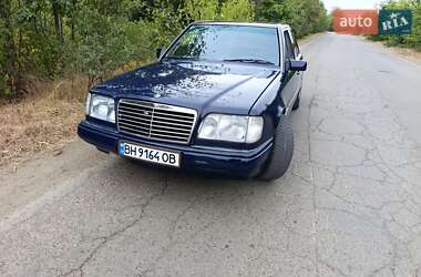 Седан Mercedes-Benz E-Class 1990 в Одессе