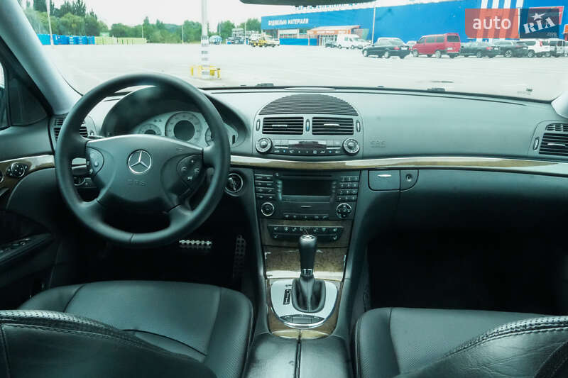 Седан Mercedes-Benz E-Class 2002 в Киеве